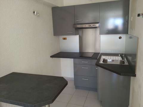 Location appartement 1 pièce Aix-en-Provence 13