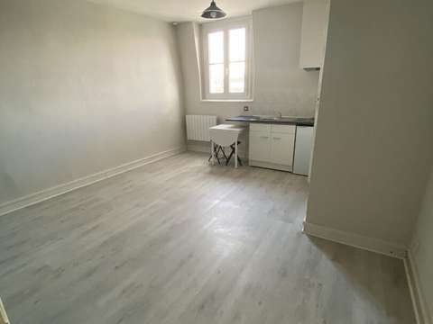 Location appartement 1 pièce Angers Saint-Serge 49