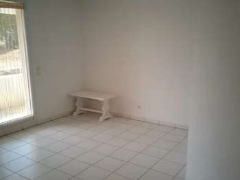 Location Appartement 2 piècesBlaye