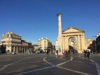 Location Appartement 3 piècesBordeaux