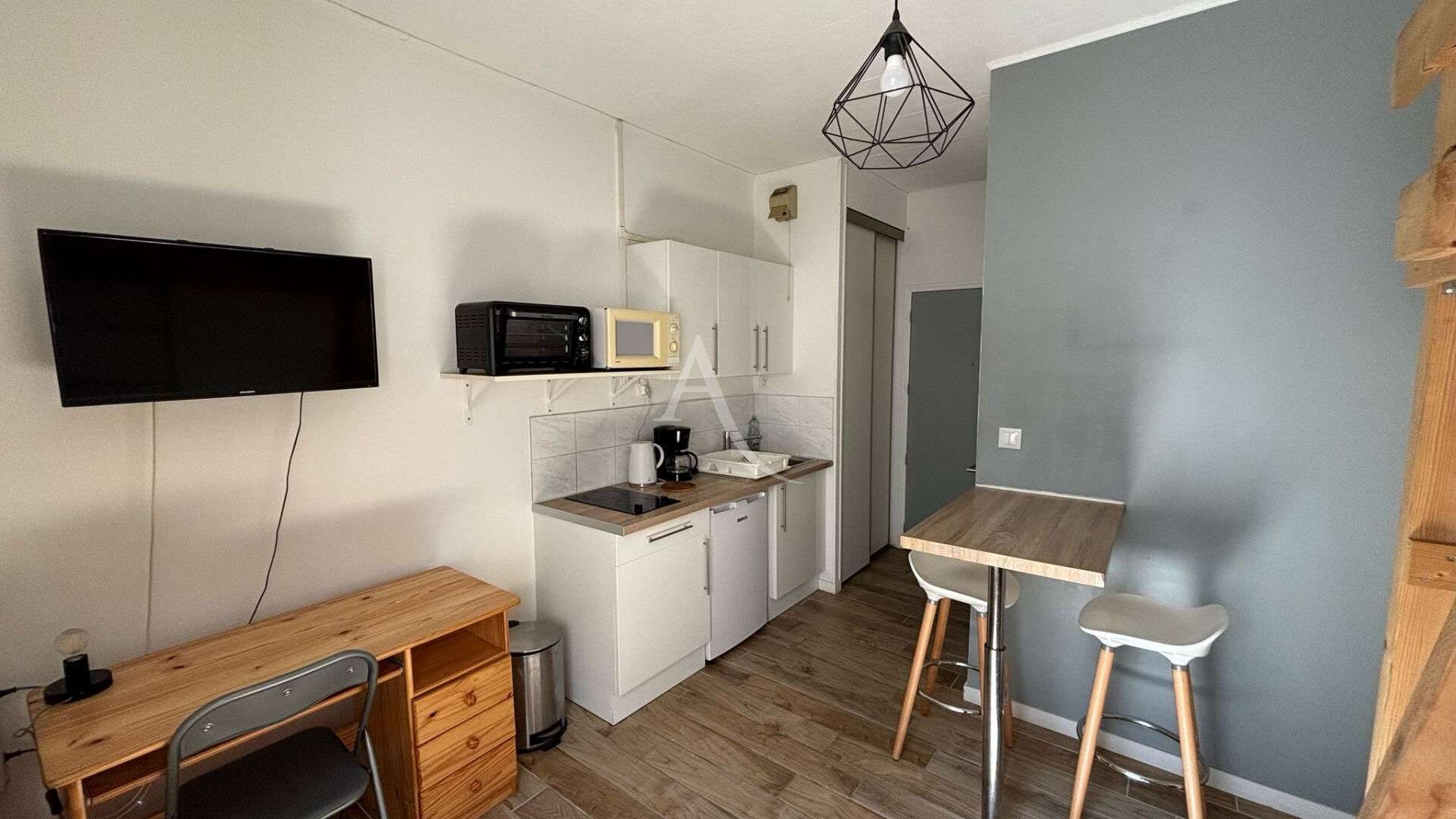 Location Appartement Studio Meublé à Cholet (49300) : à louer Studio