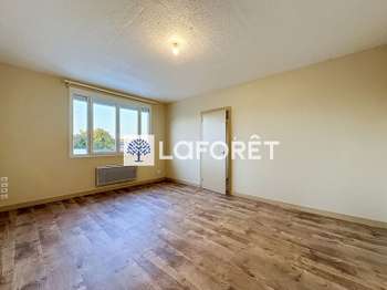 Location Appartement 3 piècesCombrand