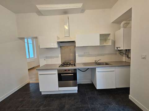 Location appartement 2 pièces Corné 49