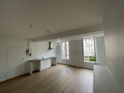 Location appartement 1 pièce Fontenay-le-Comte 85