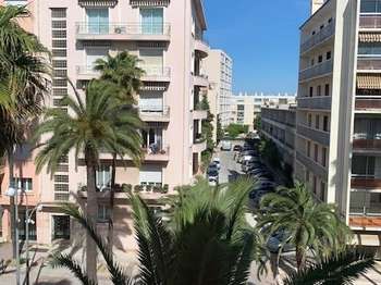 Location Appartement 2 piècesHyères