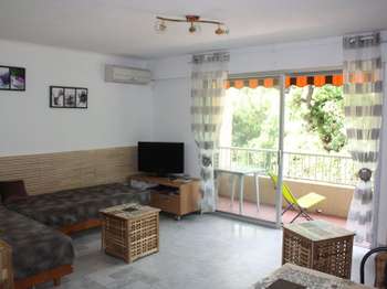 Location appartement 1 pièce Hyères 83