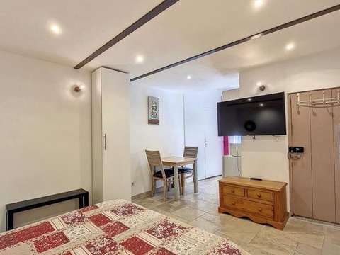 Location appartement 1 pièce L'Isle-sur-la-Sorgue 84