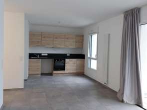 Location Appartement 3 piècesLa Roche-Sur-Yon Centre Ville