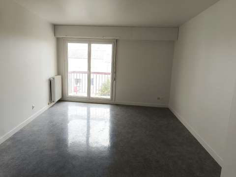Location Studio 1 pièce La Roche-Sur-Yon Centre Ville 85