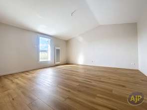 Location Appartement 3 piècesLa Roche-Sur-Yon Centre Ville