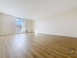 Location Appartement 3 piècesLa Roche-Sur-Yon Centre Ville