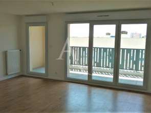 Location Appartement 3 piècesLa Roche-Sur-Yon Centre Ville