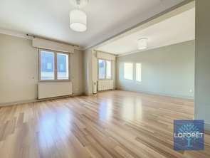 Location Appartement 3 piècesLa Roche-Sur-Yon Centre Ville