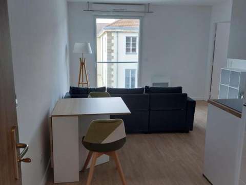 Location appartement 2 pièces La Roche-Sur-Yon Centre Ville 85