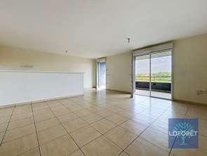 Location Appartement 3 piècesLa Roche-Sur-Yon Centre Ville