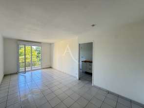 Location Appartement 3 piècesLa Roche-Sur-Yon Le Bourg Sous La Roche