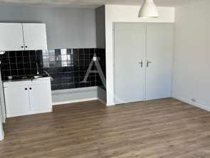 Location Appartement 2 piècesLa Roche-Sur-Yon Saint André D'ornay - Zone Sud-Ouest