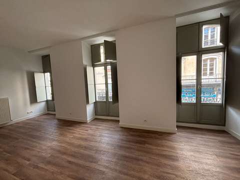 Location appartement 3 pièces Laval 53