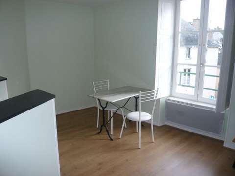 Location Studio 1 pièce Laval 53