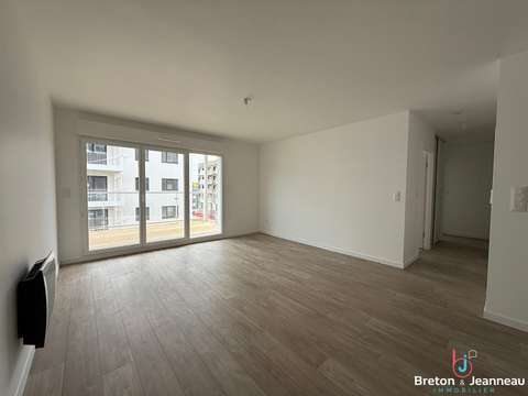 Location appartement 3 pièces Laval 53