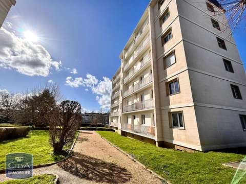 Location appartement 3 pièces Laval 53