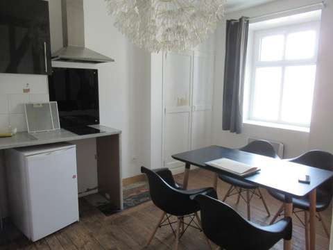 Location Studio 1 pièce Laval 53