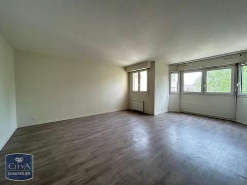 Location appartement 4 pièces Laval 53