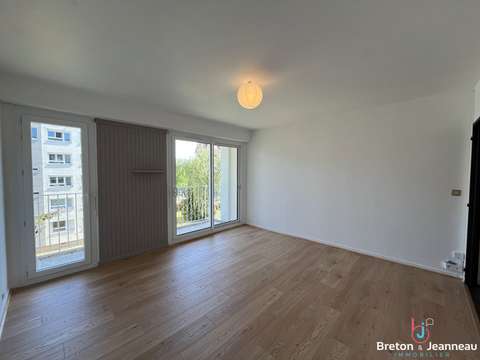 Location appartement 3 pièces Laval 53