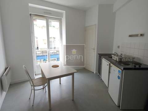 Location Studio 1 pièce Laval 53