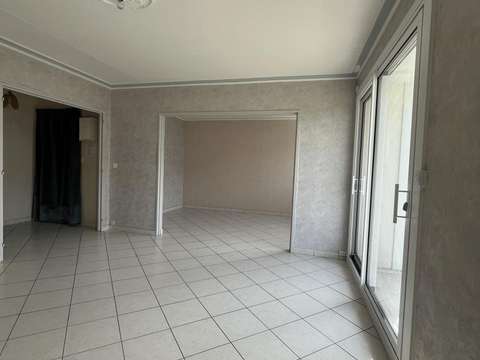 Location appartement 4 pièces Laval 53