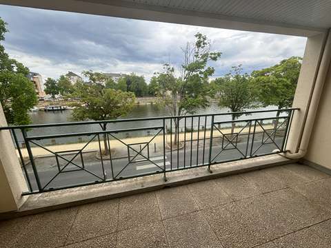 Location appartement 1 pièce Laval 53