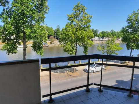 Location Studio 1 pièce Laval 53