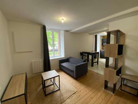 Location appartement 1 pièce Laval 53