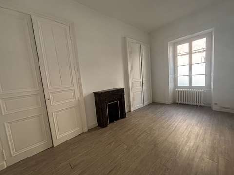Location appartement 3 pièces Laval 53
