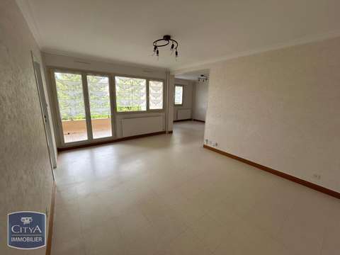 Location appartement 4 pièces Laval 53