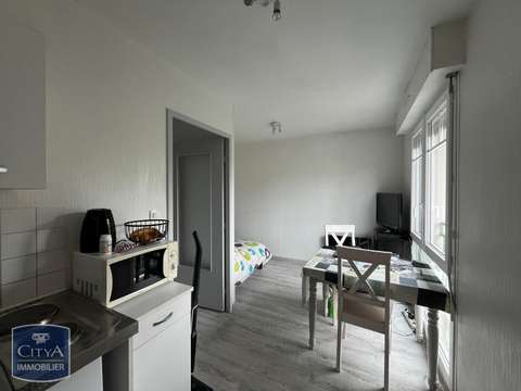 Location appartement 1 pièce Laval 53