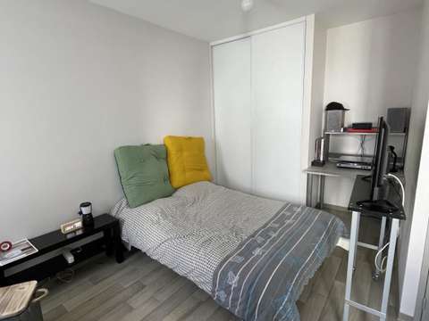 Location appartement 1 pièce Laval 53