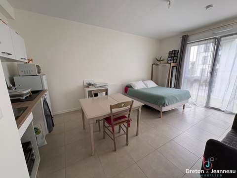 Location Studio 1 pièce Laval 53