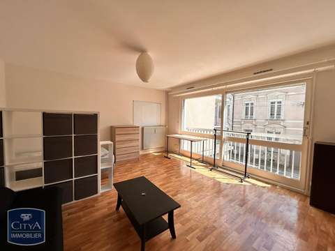 Location appartement 1 pièce Laval 53