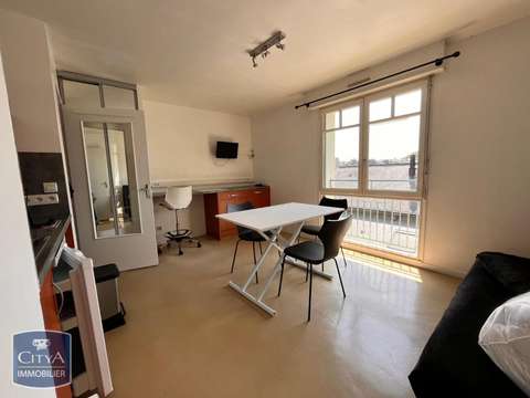 Location appartement 1 pièce Laval 53