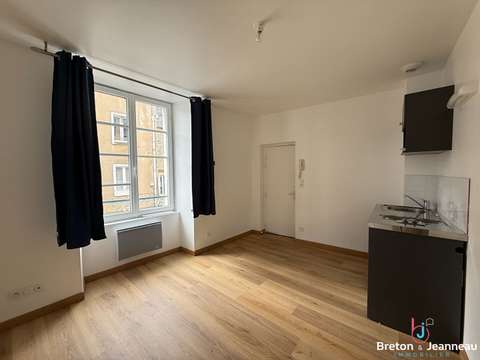 Location Studio 1 pièce Laval 53