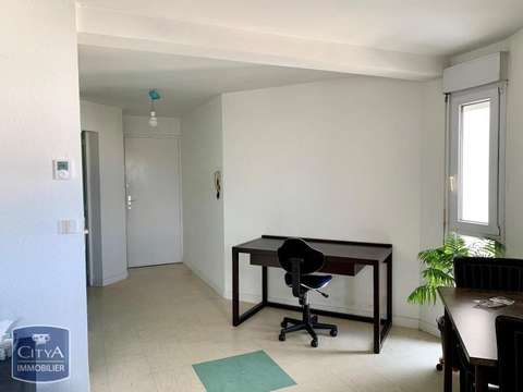 Location appartement 1 pièce Laval 53