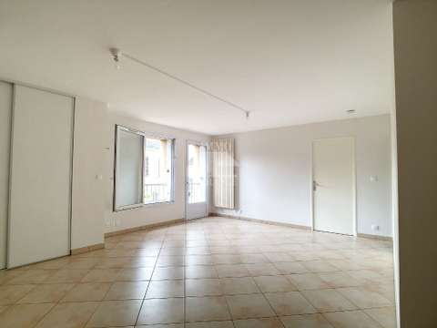 Location appartement 3 pièces Laval 53