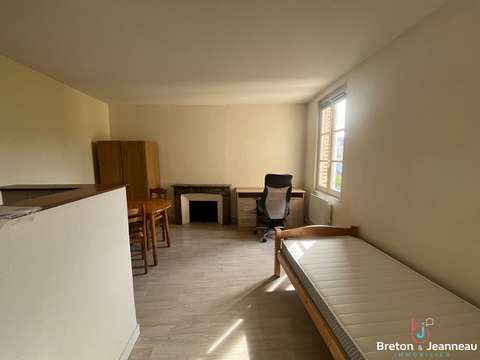 Location Studio 1 pièce Laval 53