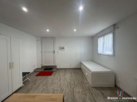 Location Studio 1 pièce Laval 53
