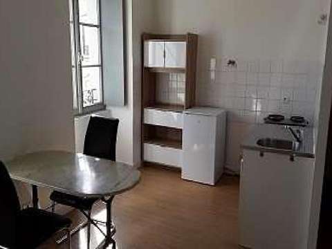 Location Studio 1 pièce Laval 53