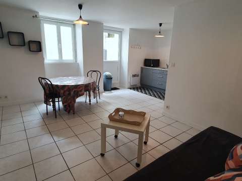 Location Studio 1 pièce Laval 53