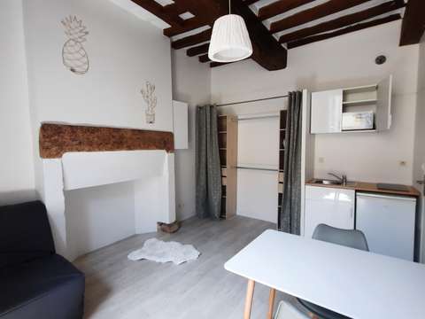 Location Studio 1 pièce Laval 53