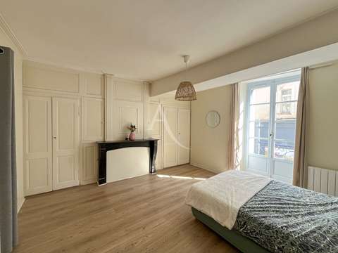 Location appartement 2 pièces Laval Centre-Ville Cathédrale 53