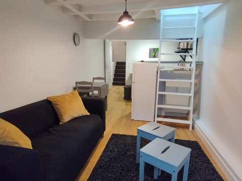 Location appartement 1 pièce Laval Centre-Ville Cathédrale 53
